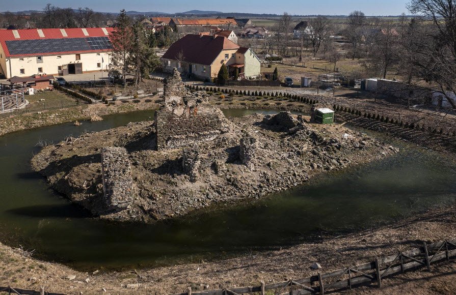 Castle in Kłaczyn, Kłaczyna, Poland, Poland
